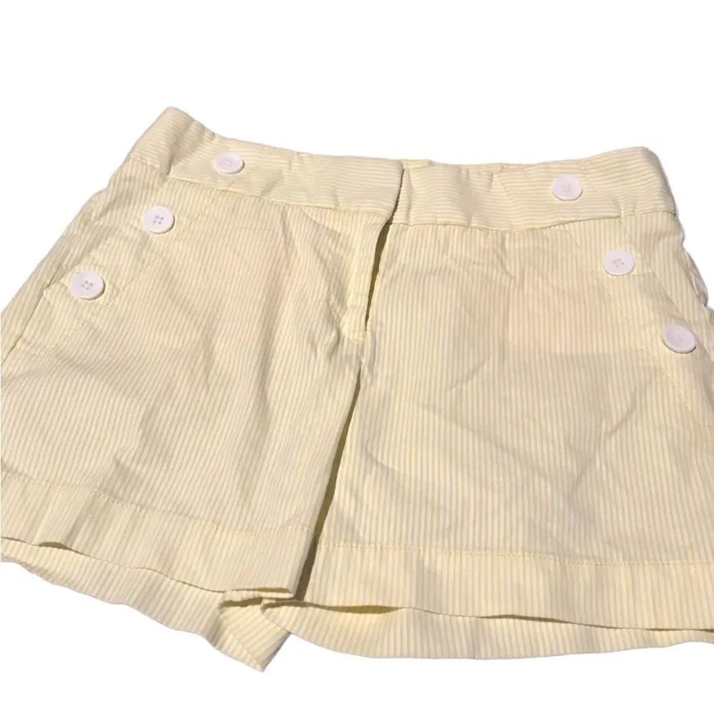 Loft by Ann Taylor size 2 yellow pinstriped shorts like new see pics